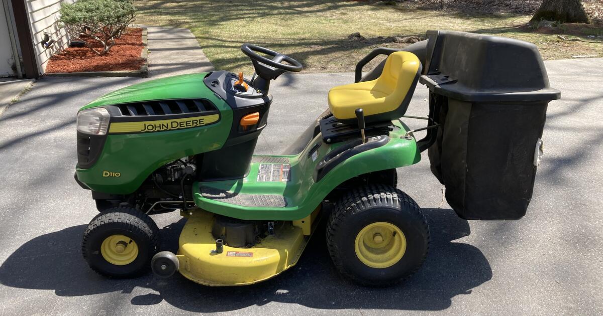 John Deere D110 tractor and trailer for 1200 in Hudson, NH Finds