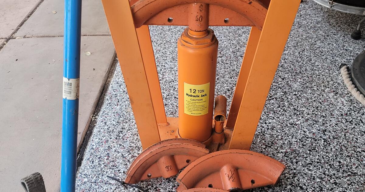 12 ton Hydraulic jack Pipe / rear bender moulder for 155 in Auburn, CA