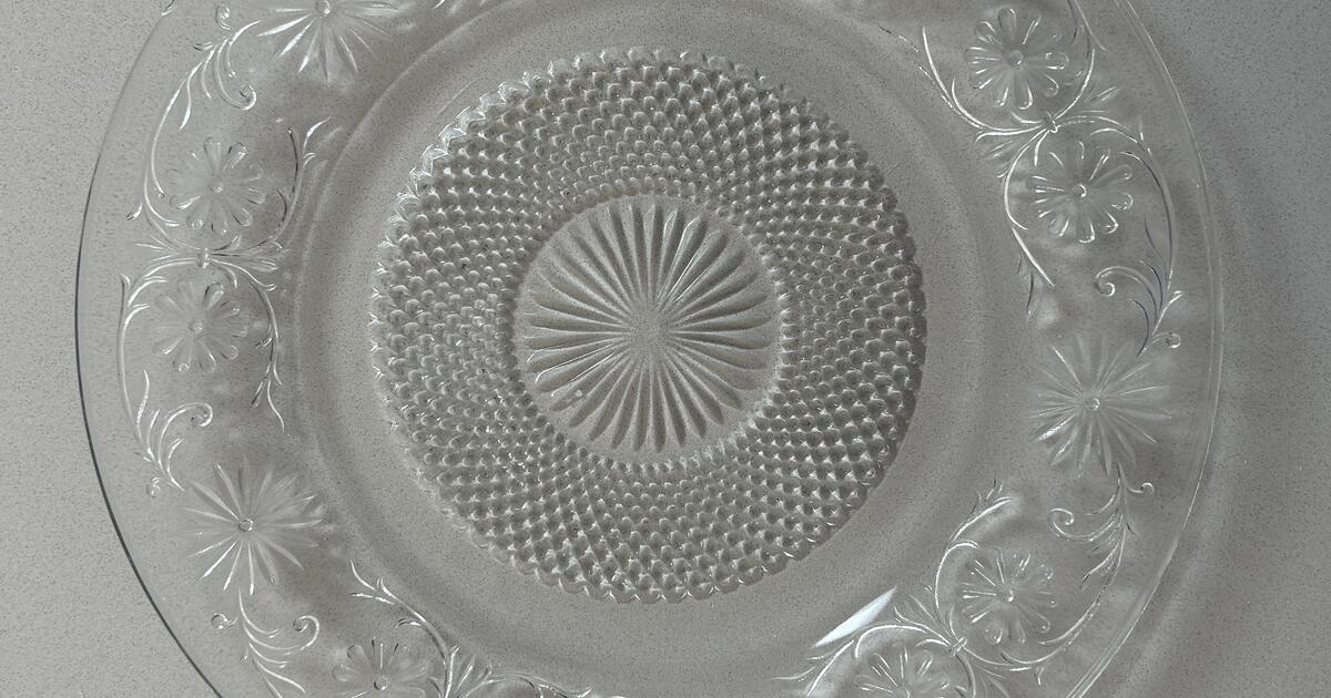 Round glass serving plate 11.5" diameter for Free in Minneapolis, MN