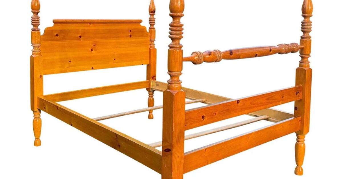 Vintage Bassett Pine Bedroom Set PRICE REDUCED For 200 In vintage-bassett-pine-bedroom-set-price-reduced-for-200-in