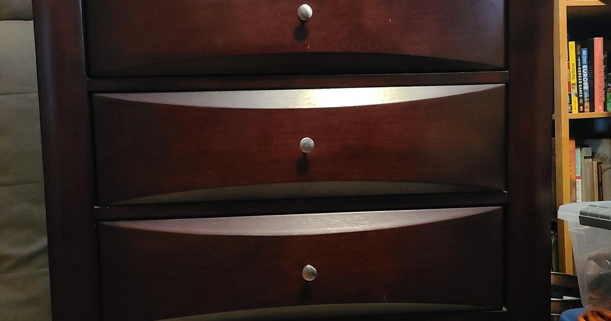 Tall Dresser for 100 in Sacramento, CA Finds — Nextdoor