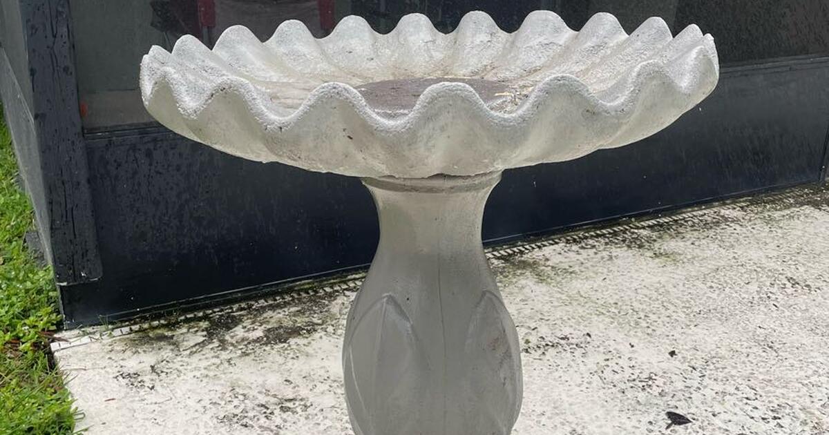 Concrete Bird Bath for Free in Jacksonville, FL For Sale & Free