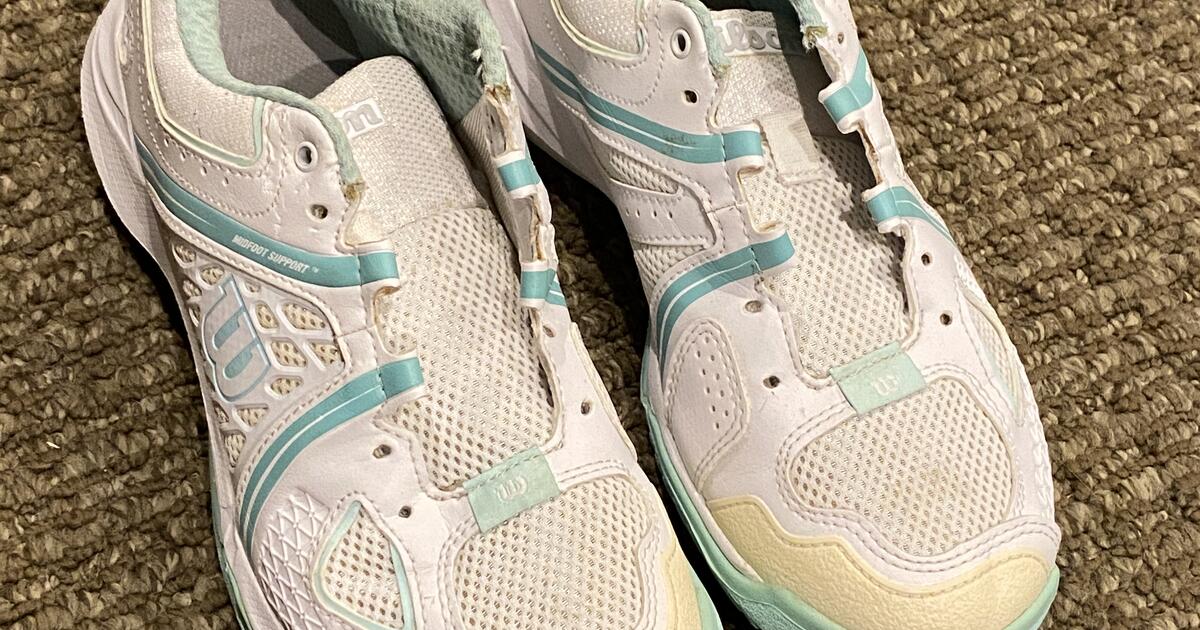 Womens Wilson tennis Shoes size 6.5 for 5 in Lafayette, CA For Sale
