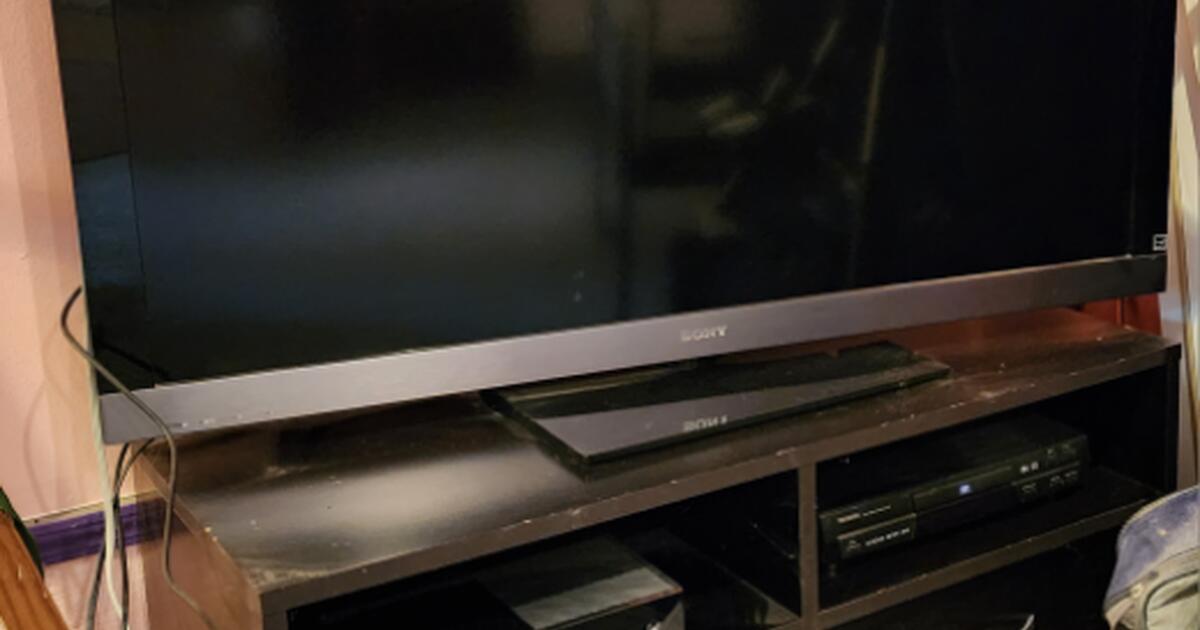 Sony Bravia 55" KDL 55EX500 for 100 in Covington, LA For Sale & Free