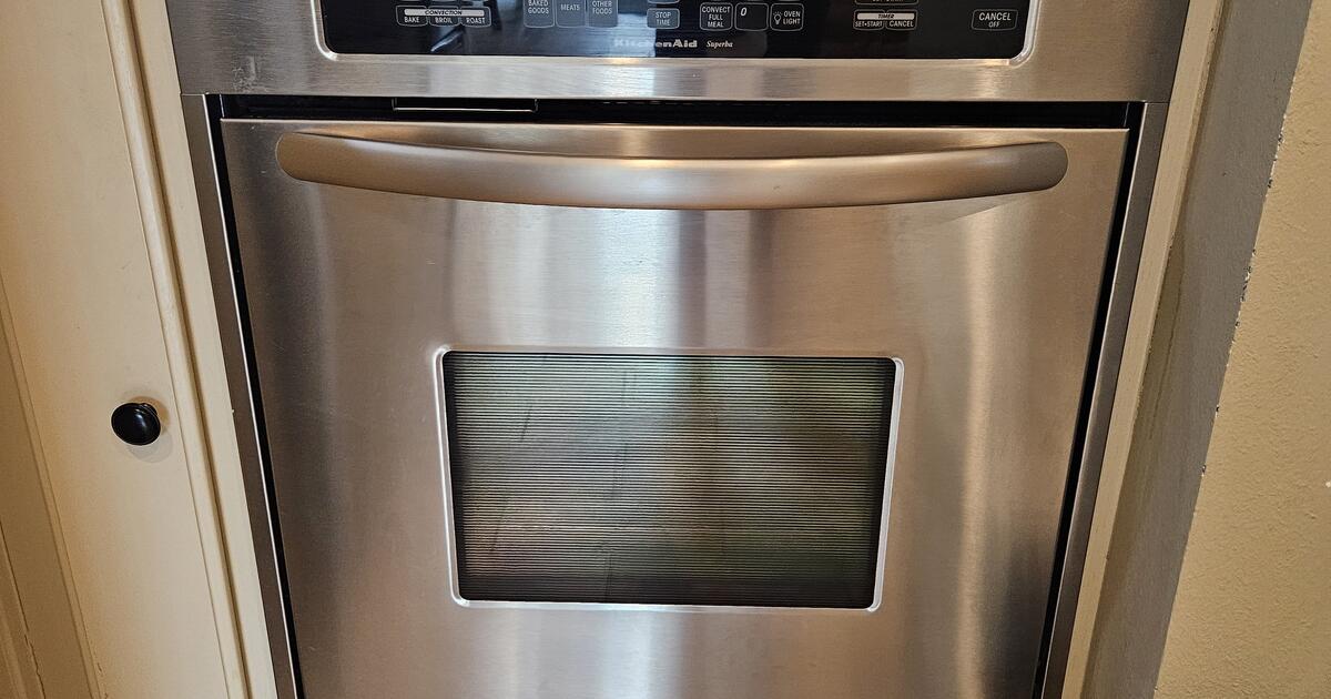 Kitchen Aid Under Counter Convection Oven for 25 in Austin, TX For