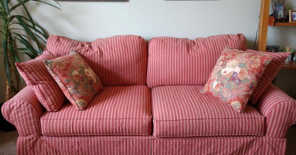Couch for Free in Cottonwood Heights, UT For Sale & Free — Nextdoor