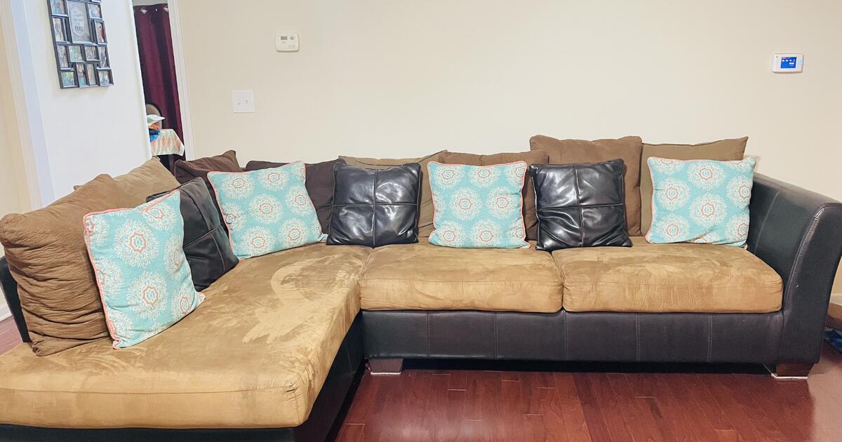 3 Pieces Sectional couch for sale for 400 in Boise, ID For Sale