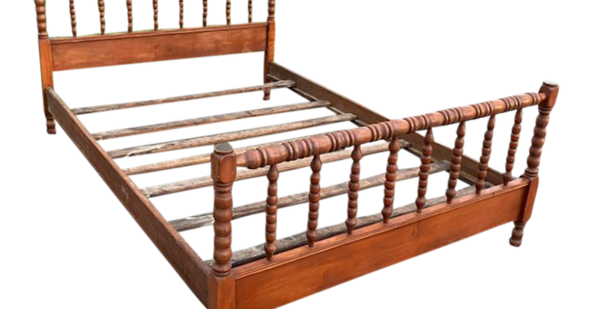 Heirloom Spindle Spool Bed full size for 200 in Houston, TX Finds — Nextdoor