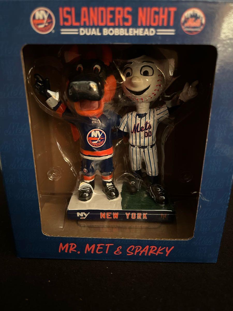 New York Mets and New York Islanders Dual Bobblehead