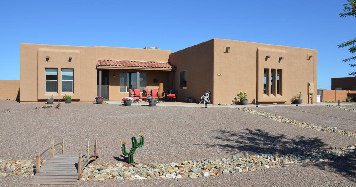 Beautiful Wittmann home with a SHOP! NO HOA!!! for 717000 in Wittmann