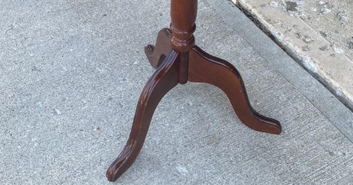 Bombay brand folding side table for 23 in Carmel, IN Finds — Nextdoor