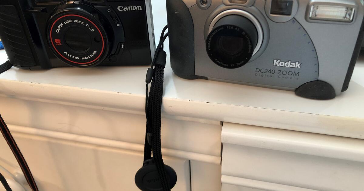 Kodak DC240 Zoom Digital Camera 20 & Cannon Lens 38mm 12.8 for 30