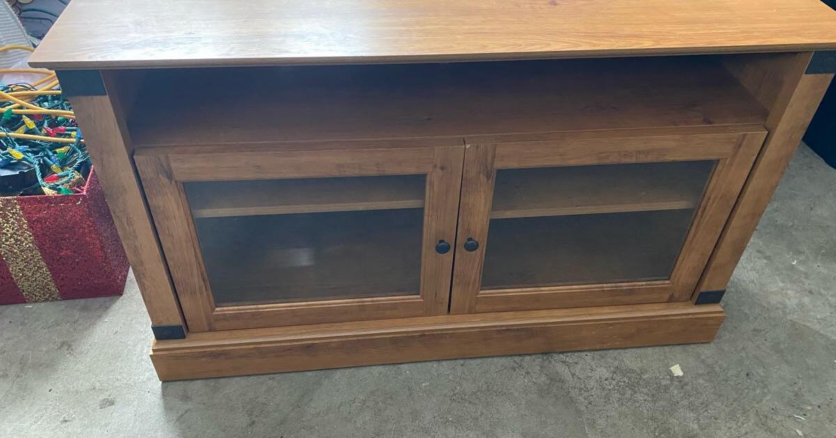 Tv stand for Free in Waukesha, WI For Sale & Free — Nextdoor