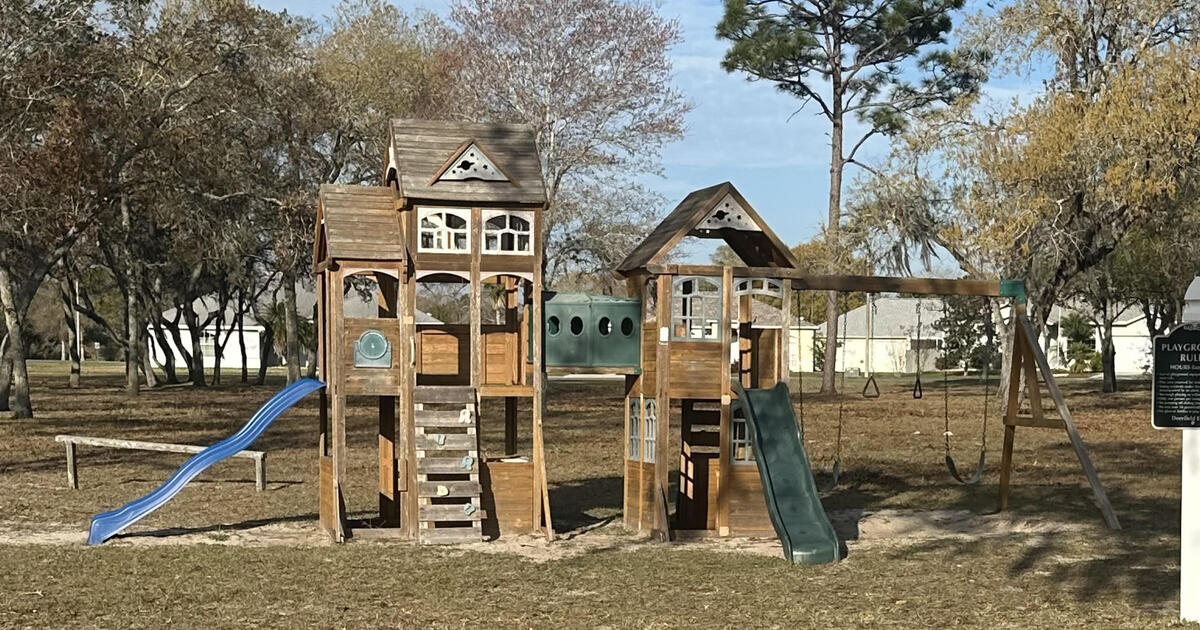 Deerfield Estates' community swing set/playhouse needs to be removed