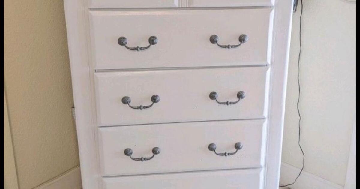 Dresser for 150 in Bakersfield, CA For Sale & Free — Nextdoor