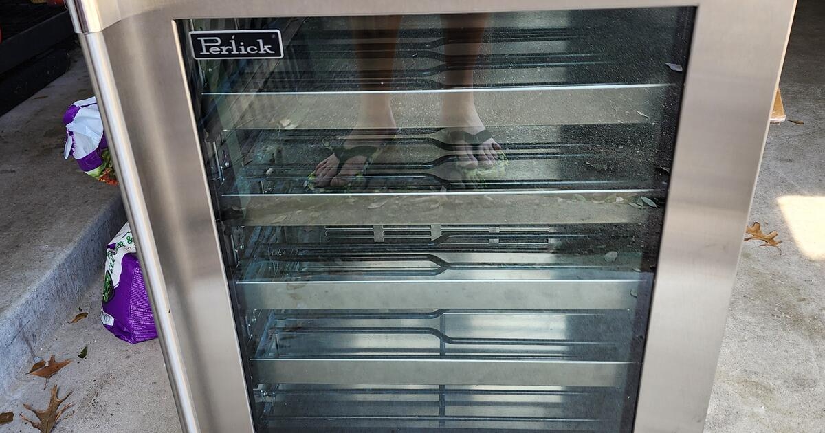 Perlick Wine Fridge DOES NOT WORK for Free in Houston, TX For Sale