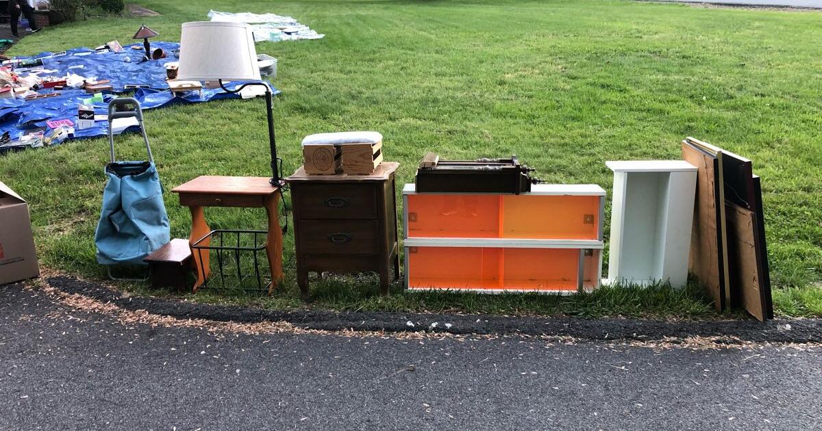 CURB ALERT 11 Daugherty Ave. Gillette Garage Sale Leftovers for