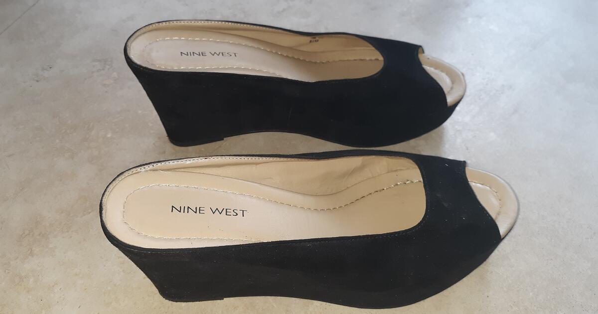 Women's Black Platform Shoes for Free in Delray Beach, FL For Sale