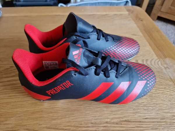 Adidas predator 2025 moulded studs