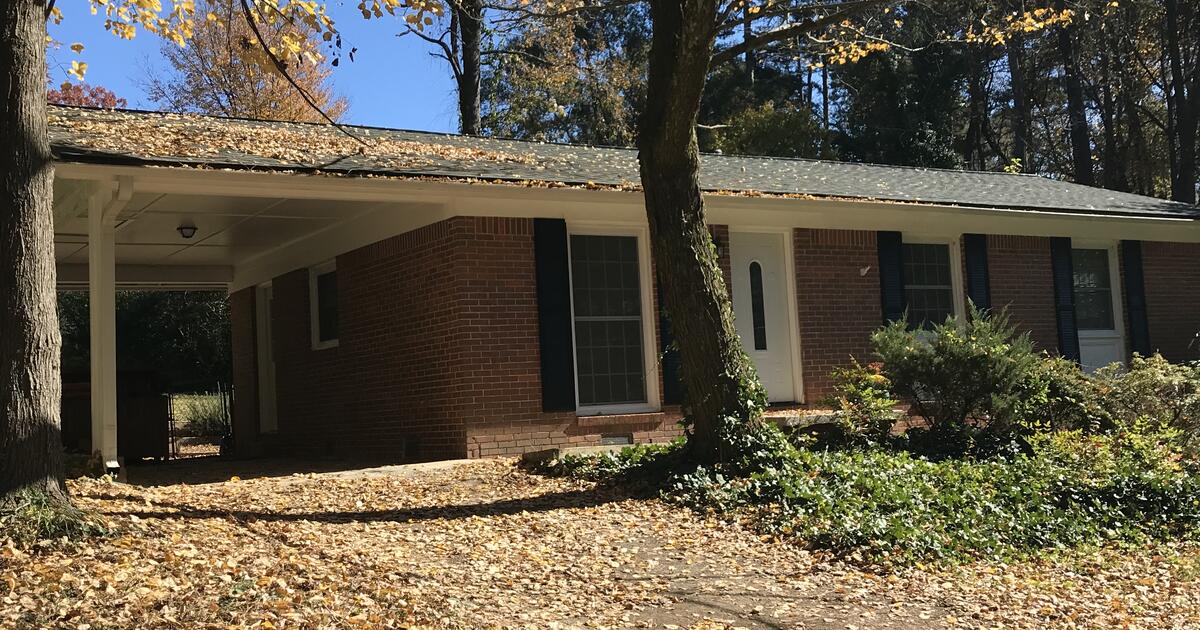 For Rent Clarkston Renovated brick Ranch with detached office/studio