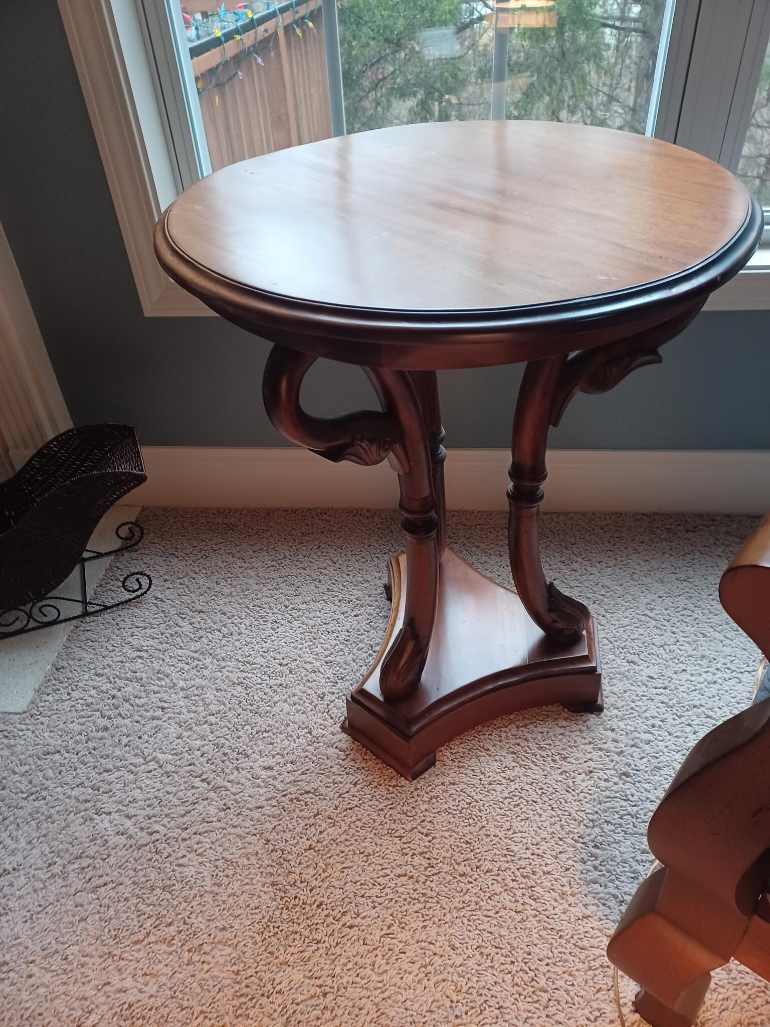 Side Table for 10 in Louisville, KY For Sale & Free — Nextdoor