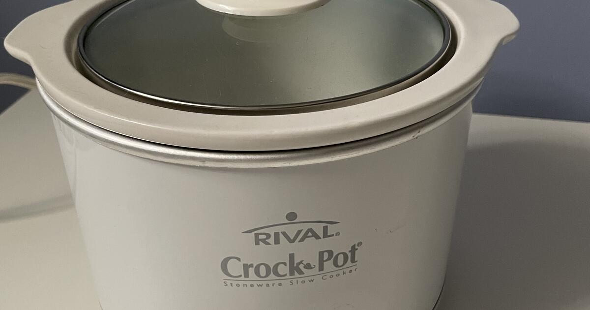 2 rival crock pots small and large for 15 in cincinnati oh for sale