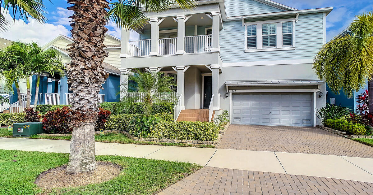 Large SingleFamily House in Little Harbor Open House Sunday 12/10