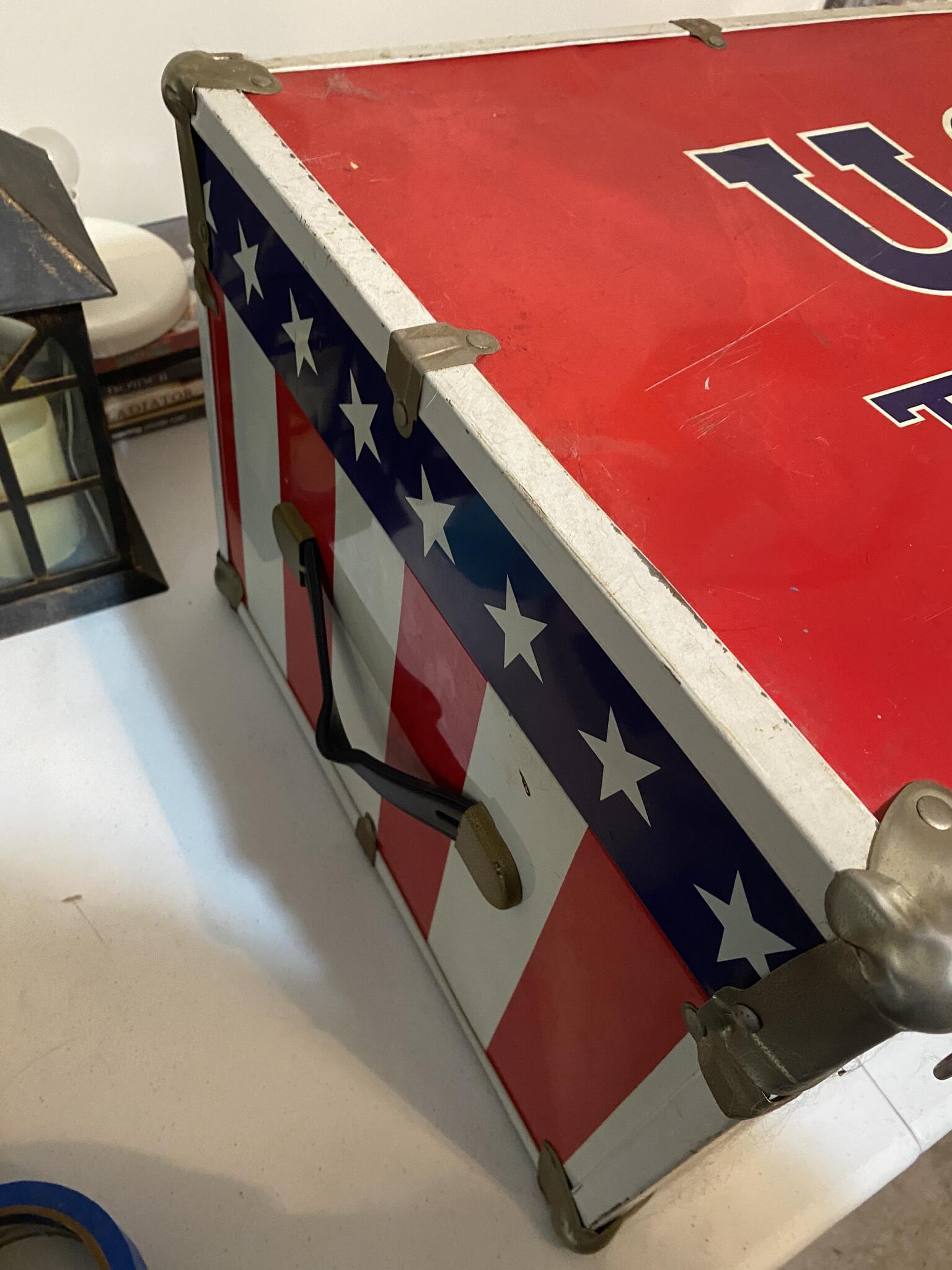 Vintage 1983 Joshua Enterprises USA Team Locker Trunk Limited
