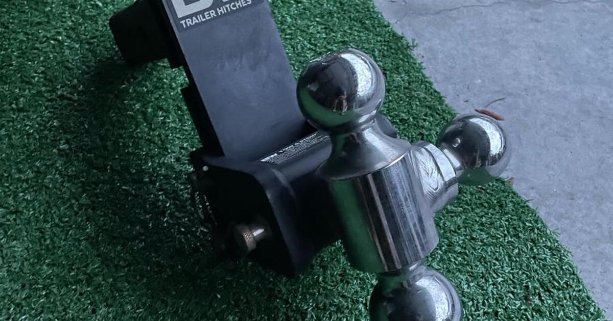 BW trailer hitch 7” for sale. Very Good condition for 95 in St. Simons
