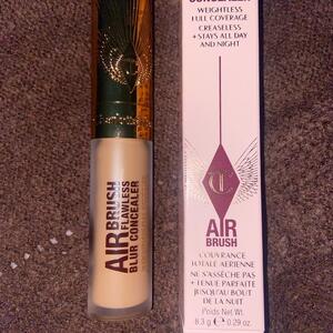 Charlotte Tillbury: Airbrush Flawless Blur Concealer