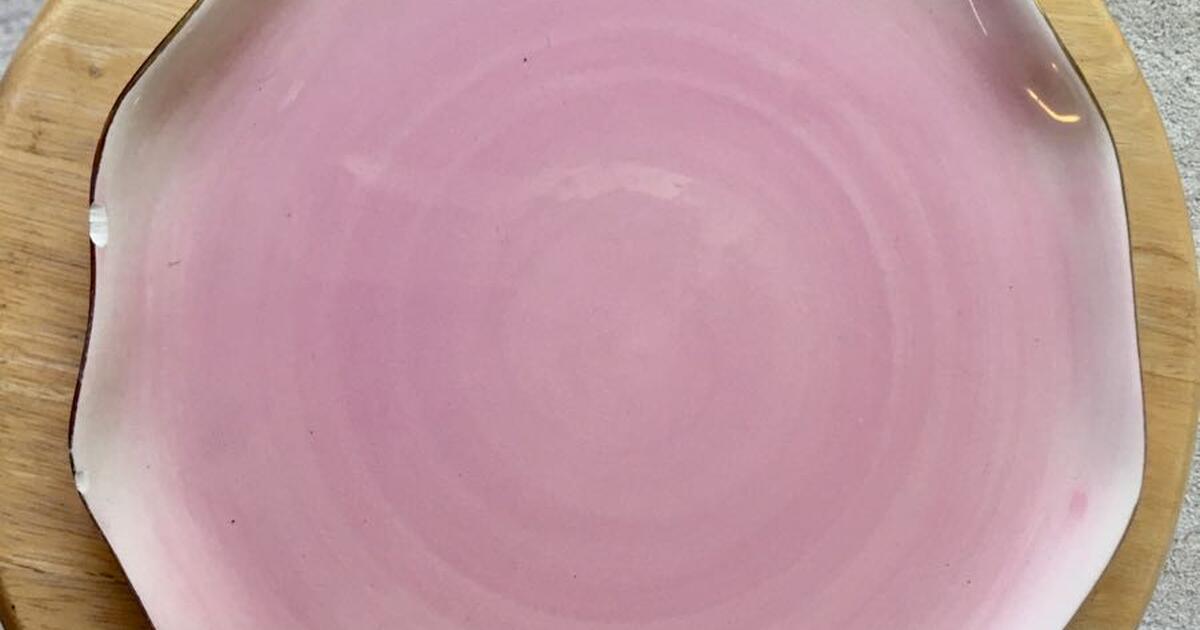 Beautiful pink ceramic plates for 3 in Seattle, WA Finds — Nextdoor