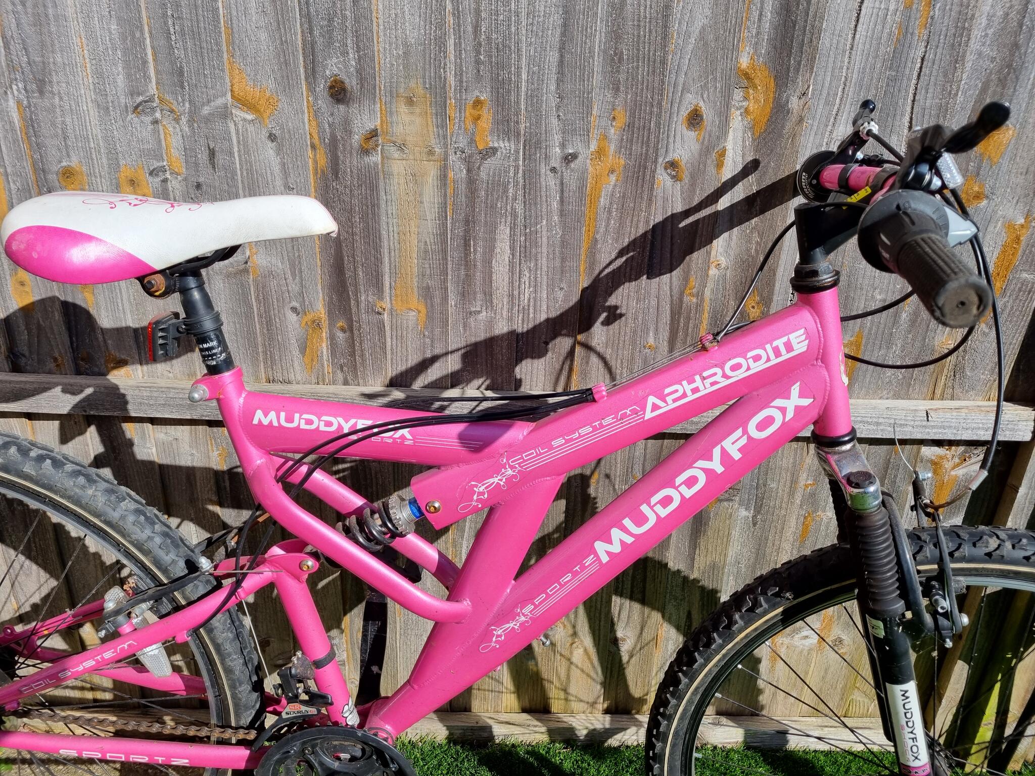 Recoil 26 Inch Pink Mountain Bike by Muddy Fox Sportz Aphrodite