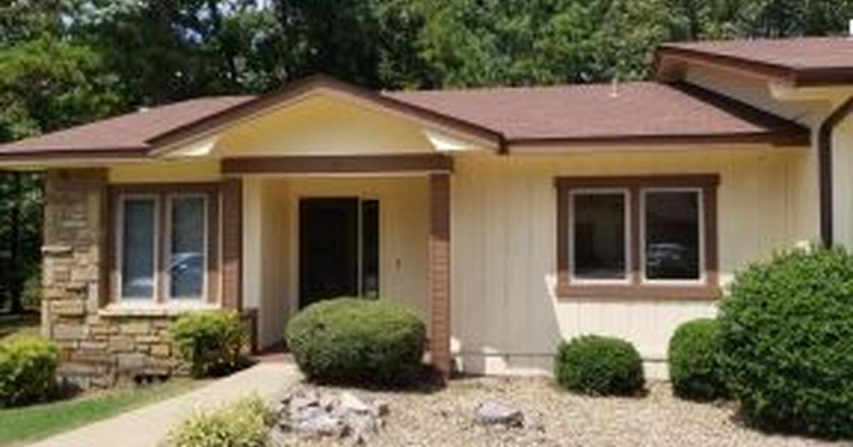 For sale townhome 11 lindsay lane for 139900 in hot springs village