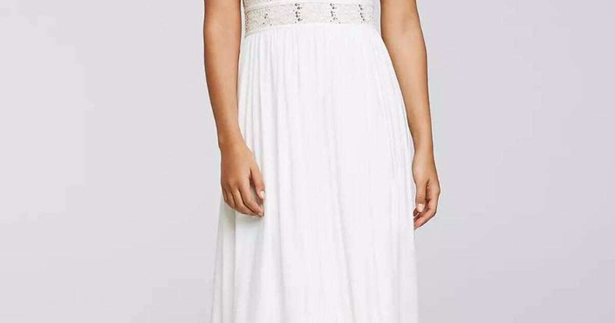 NEW Ivory Prom Dress With Gold Sequins for 25 in Fuquay Varina, NC