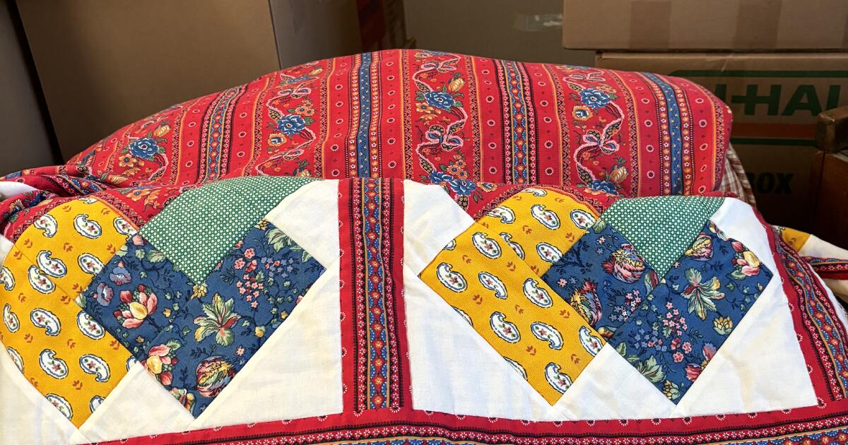 Twin size quilt for 15 in Escondido, CA For Sale & Free — Nextdoor