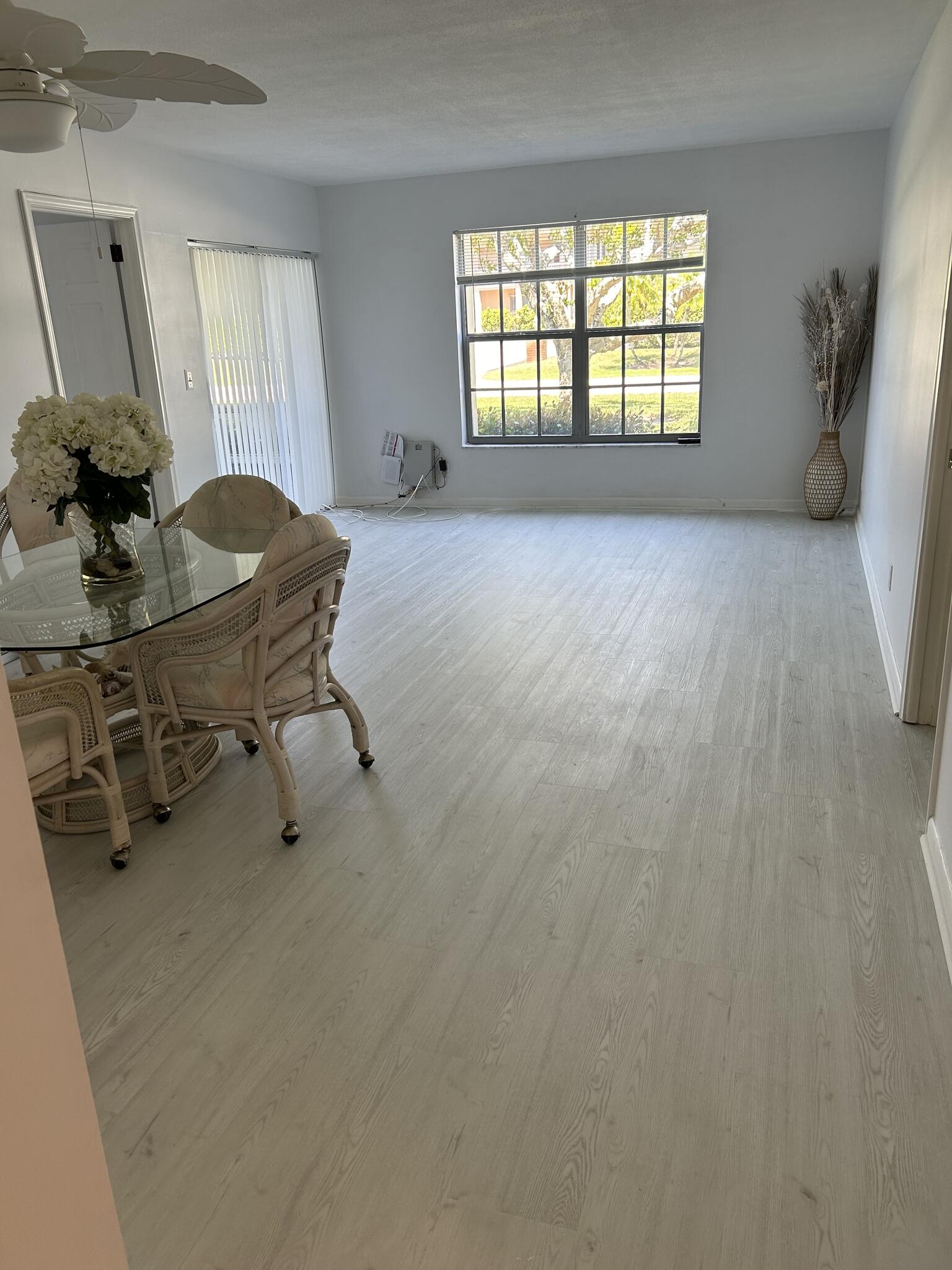 2/2 Condo For Sale PGA for 220000 in West Palm Beach, FL For Sale