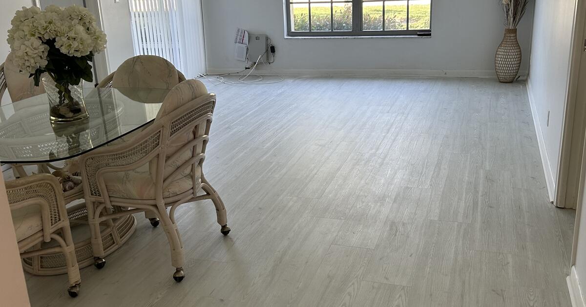 2/2 Condo For Sale PGA for 220000 in West Palm Beach, FL For Sale