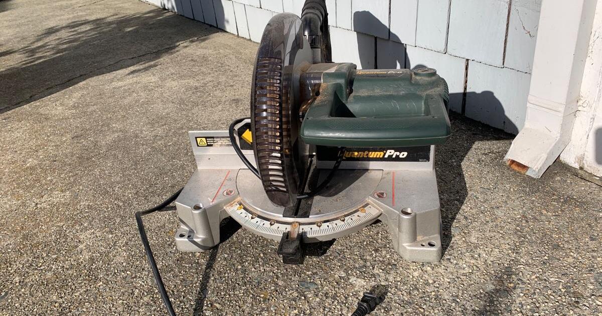 Mitre Saw, Black and Decker Quantum Pro for 15 in Aptos, CA For Sale