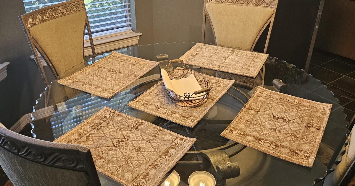 Set and Rug for 350 in Humble, TX Finds — Nextdoor