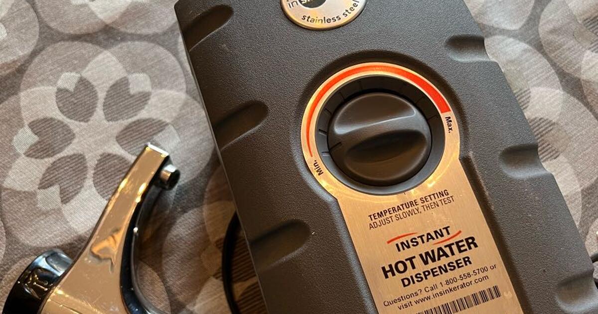 Insinkerator Instant Hot Water Dispenser. Model SST00 for 105 in Fort