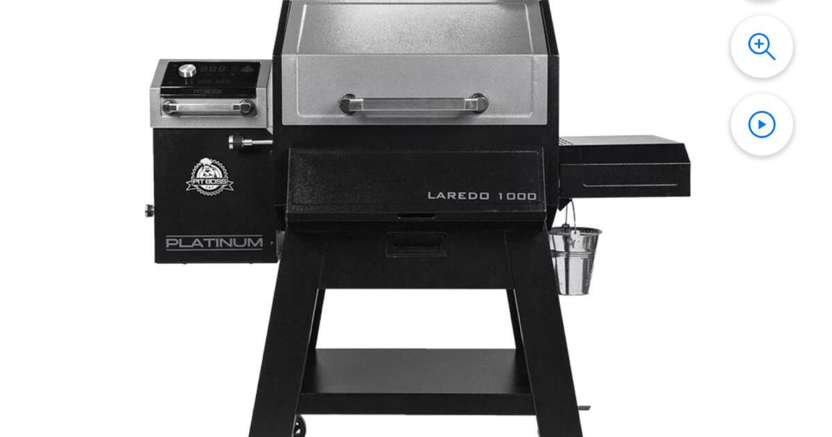 Pit Boss Laredo 1000 smoker/grill for Free in Fort Myers, FL For Sale