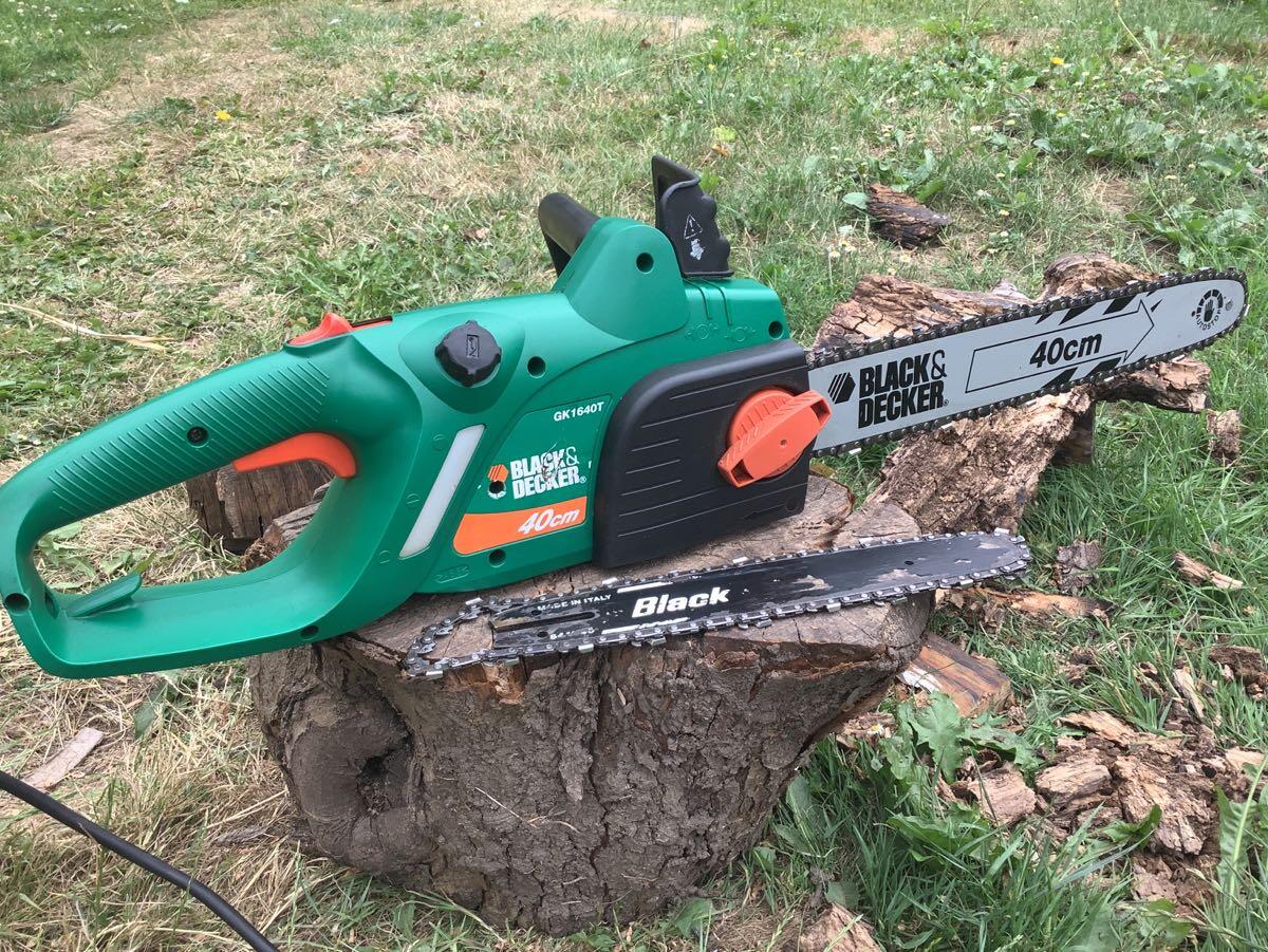 Image of Black & Decker GK1640T electric chainsaw