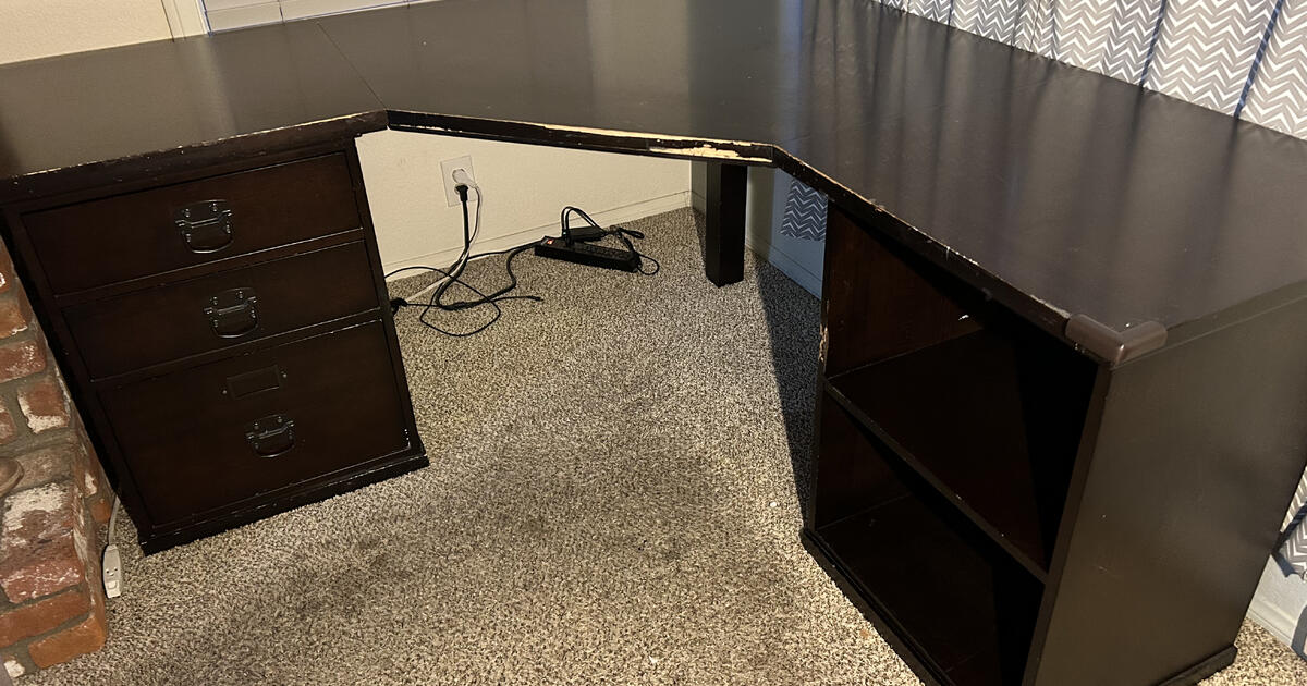 Pottery Barn Bedford Corner Desk in Espresso for Free in Bellevue, OH For Sale & Free — Nextdoor