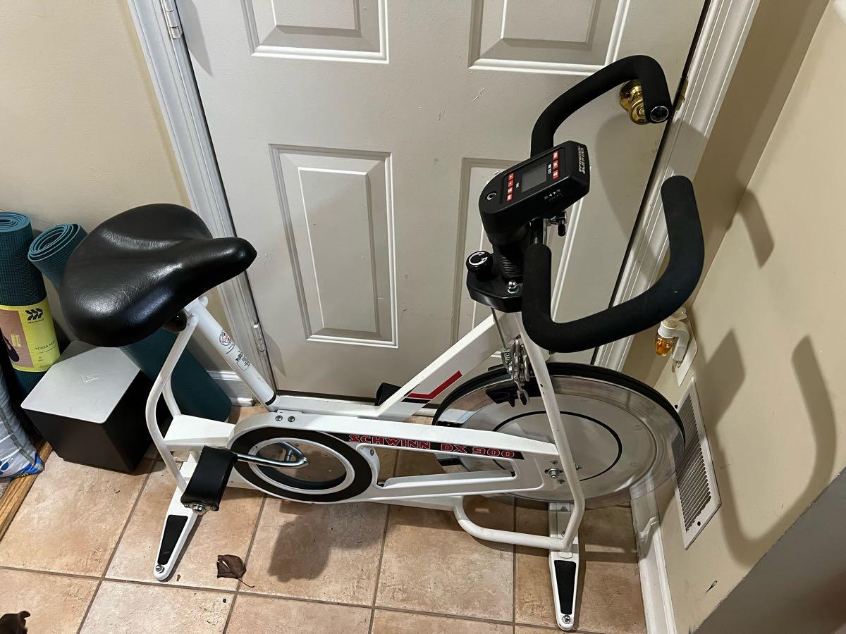 Schwinn DX900 Stationary Bike for 100 in Alexandria VA For Sale Free Nextdoor