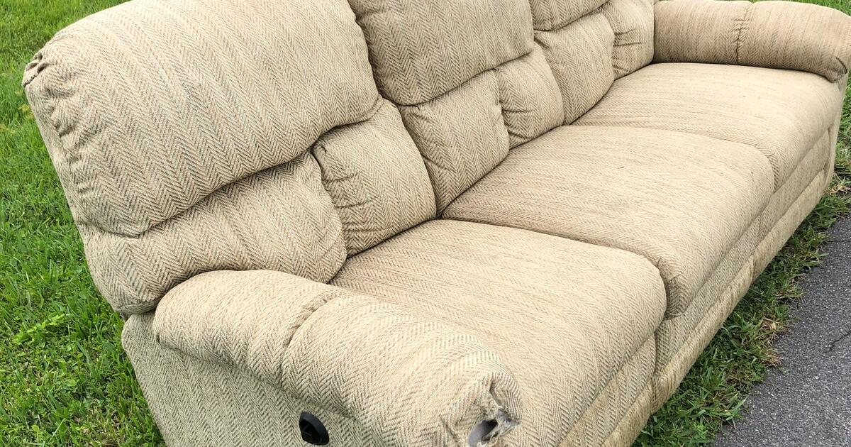 Assorted furniture free to good home 2773 carmel ct kissimmee fl 34746