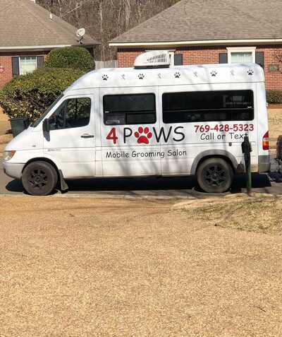 4 paws hot sale mobile dog grooming