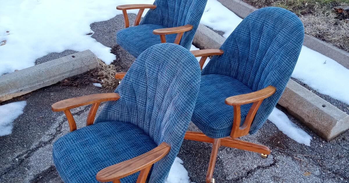 3 Rolling Dining Room Chairs for Free in Lincoln, NE For Sale & Free