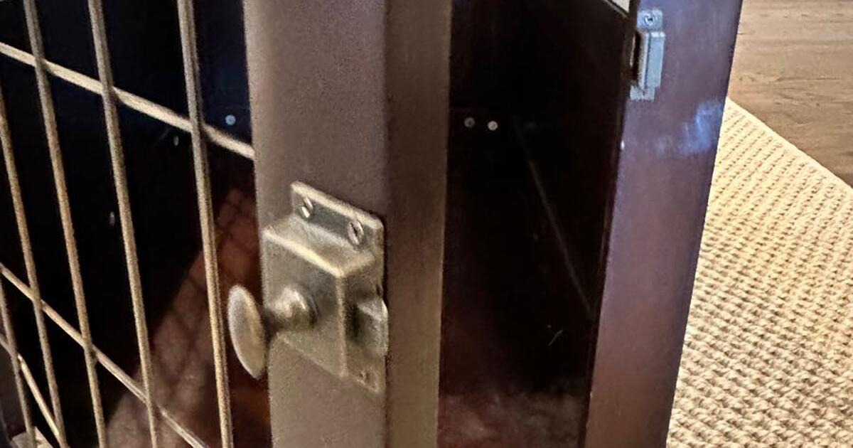 Dog crate for 55 in Bellaire, TX For Sale & Free — Nextdoor