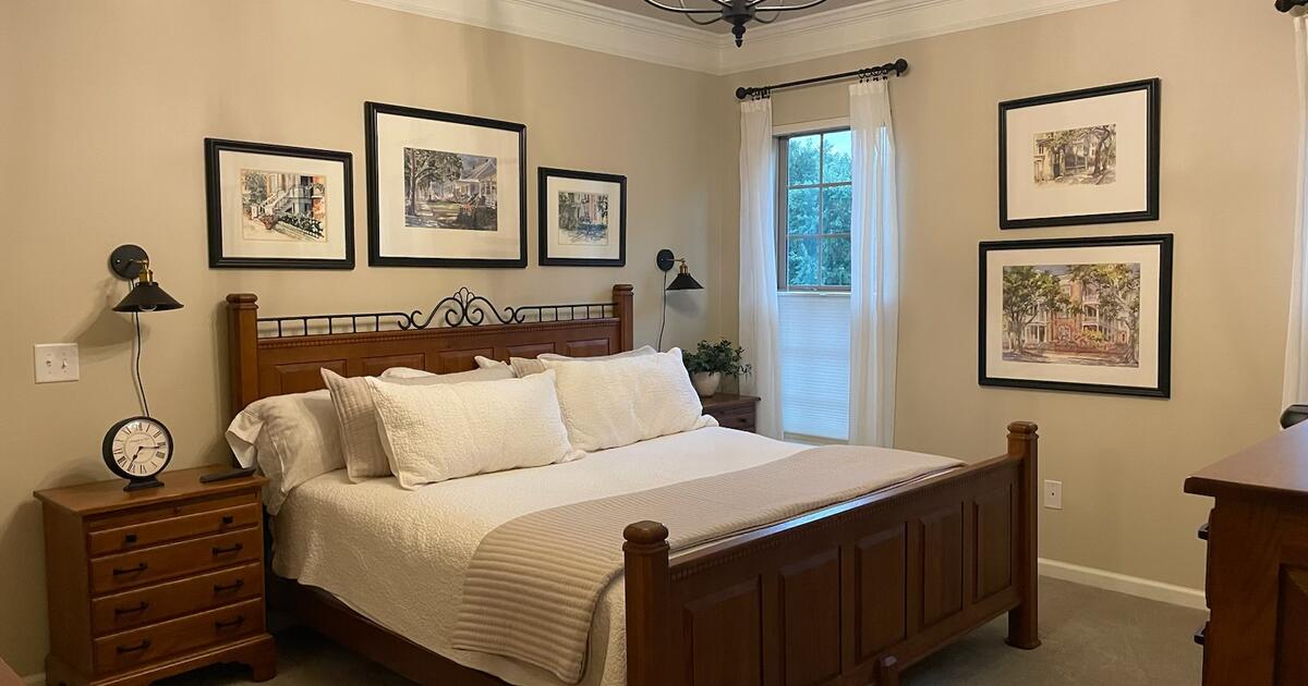 Keller Chestnut Creek King Size Bed for 100 in Leesburg, FL For Sale