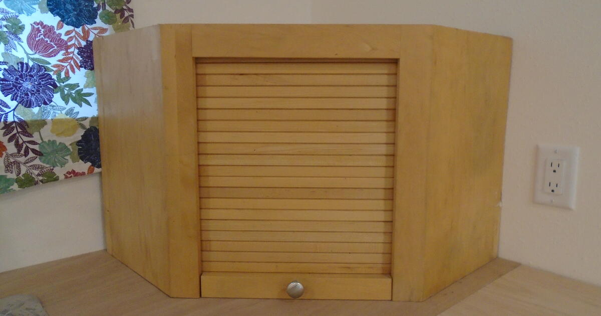 Kitchen corner rollup Tambour Door counter for 30 in Sarasota